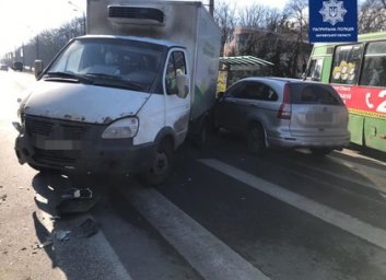 На Белгородском шоссе грузовик устроил затор (ФОТО)