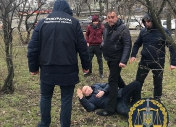 Полковник-взяточник, бросивший деньги и ребенка во время погони, пойдет под суд