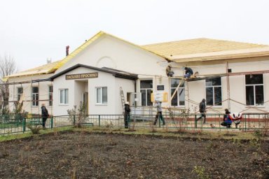 В Чугуевском лицее №7 делают капитальный ремонт кровли