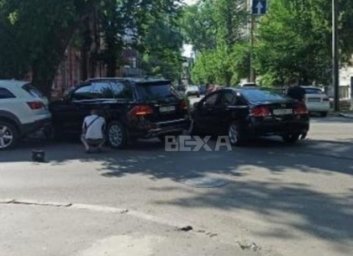 ДТП в центре города: разбиты три машины (ФОТО, ВИДЕО)