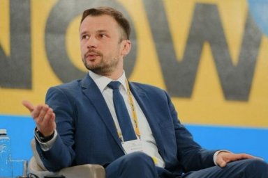 К концу года зарплаты учителей повысят на 30%