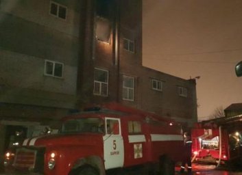 ВИДЕО, ФОТО: В промзоне горело здание продовольственного склада &ndash; ГСЧС