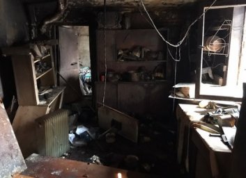 &laquo;Летняя&raquo; кухня на Немышле до лета не дожила (ФОТО)