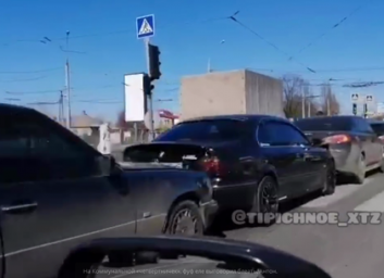 Четверное ДТП: как три машины четвертую догнали (ВИДЕО)