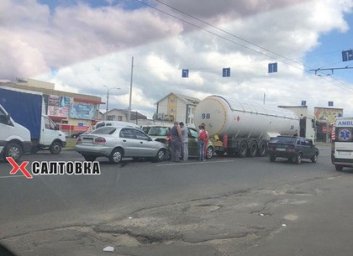ДТП: тройной паровозик во главе с цистерной (ФОТО)