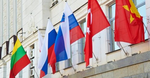 Представители разных стран поздравляют харьковчан с Днем города