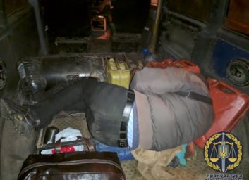 В Россию &ndash; в багажнике. На Гоптовке перекрыли канал переправки нелегалов (ФОТО)