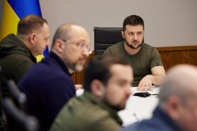 Президент провел совещание по развитию украинской экономики в условиях военного времени