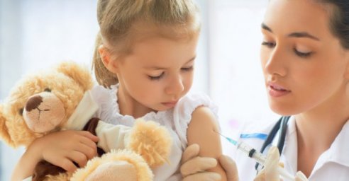 Как переселенцам и беженцам получить прививочную карту ребенка