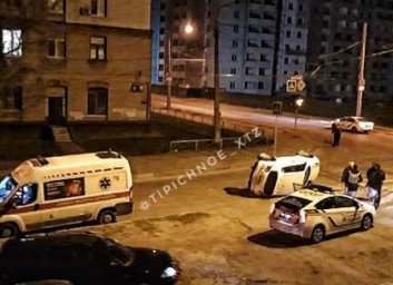 На ХТЗ &ndash; ДТП с переворотом (ФОТО)