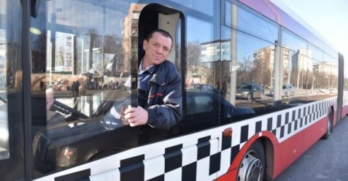  #Лица_Харькова. Максим Бронников - водитель автобуса, который развозил гуманитарную помощь 