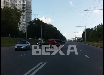 ДТП: две легковушки столкнулись у Мавзолея (ВИДЕО)