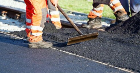 В Харькове ремонтируют внутриквартальные дороги