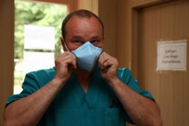 1100 медиков, заболевших COVID-19, получили денежную помощь из областного бюджета