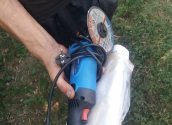 Рецидивисты с косой и пилой пойманы копами (ФОТО)