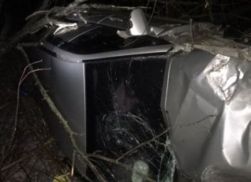 ВИДЕО, ФОТО: На Окружной автомобиль вылетел в кювет. Водитель пьян, но жив &ndash; Telegram