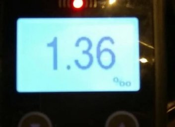 &laquo;Залил&raquo; семь норм алкоголя и сел за руль: ночные патрульные останавливали пьяных водителей