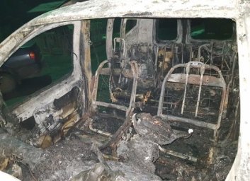 Ночью в гараже сгорел автомобиль (ФОТО)