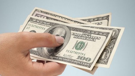  Курс доллара упал ниже 27 гривен впервые за 11 месяцев 