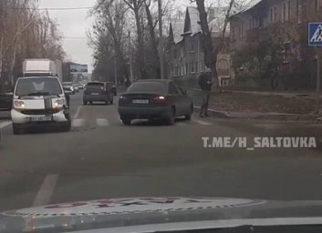 ДТП: Смарту не повезло на Старой Салтовке (ФОТО, ВИДЕО)