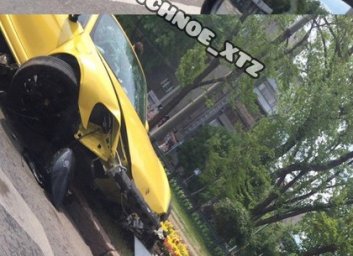 ДТП в центре: немецкий спорткар влетел на клумбу (ФОТО)