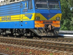 Под Харьковом женщину переехал электровоз