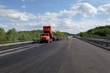 Дорожники обеспечивают проезд по пути Харьков-Красноград-Перещепино-Днепр