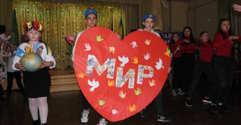 Школьники Индустриального района присоединились к эстафете памяти