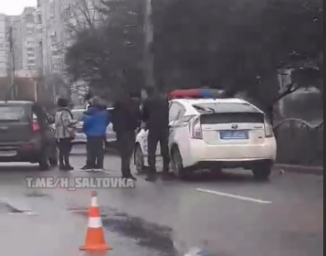 ДТП: авария легковушек с финальным ударом в столб (ВИДЕО)