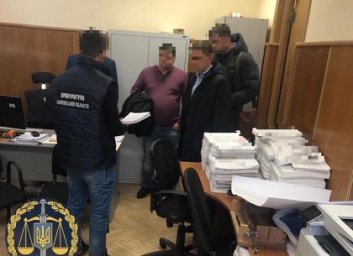 Черные лесорубы и миллионы убытков: чиновника подозревают в халатности (ФОТО)