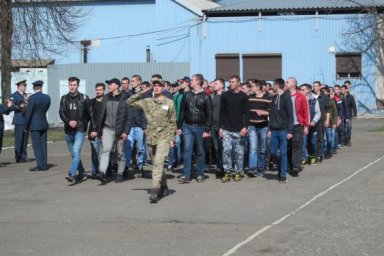 Граждане в возрасте 18-19 лет могут быть призваны на срочную службу только по собственному желанию