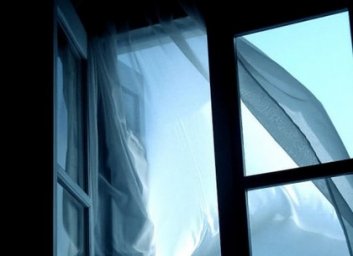 На Алексеевке парень выпал из окна &ndash; ГУНП