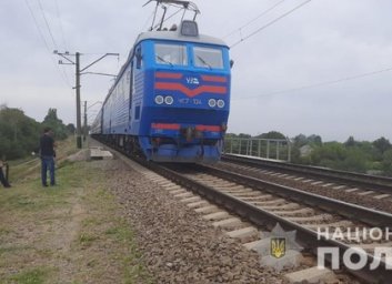 Пожилая женщина погибла под колесами поезда (ФОТО)