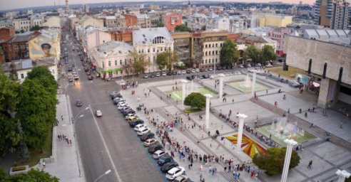 Включать фонтаны в Харькове пока не будут