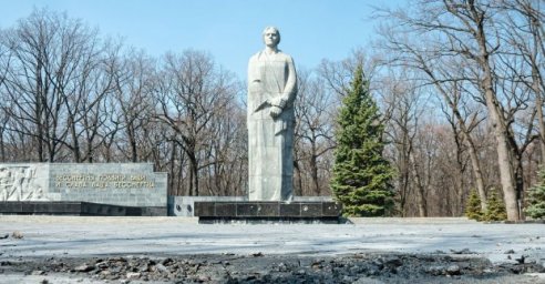 Игорь Терехов: Прошу харьковчан воздержаться от посещения Мемориала на День победы