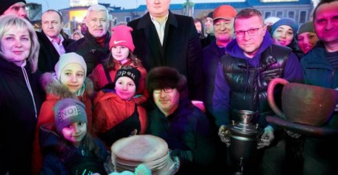 Геннадий Кернес поздравил харьковчан с Масленицей