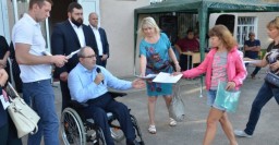 Геннадий Кернес встретился с жителями Основы и Жихаря