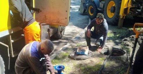 В Холодногорском районе оперативно восстанавливают водоснабжение