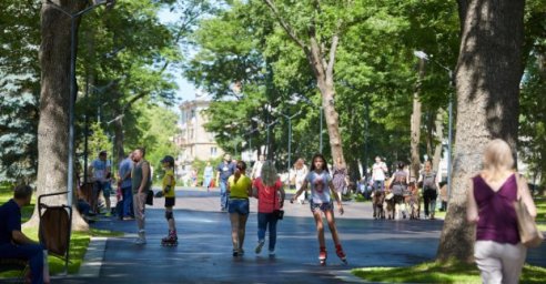 Молодежный парк открыт для семейного отдыха и занятий спортом