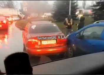 ДТП: проспект оказался мал для двух легковушек (ФОТО, ВИДЕО)