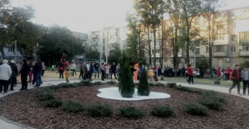 На улице Маршала Рыбалко открыли современную локацию для отдыха