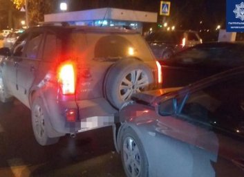 Тройное ДТП: водила Жигулей создал паровозик (ФОТО, ВИДЕО)