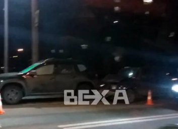 ДТП на Салтовке: одна легковушка крепко догнала другую (ВИДЕО)