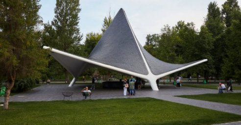 &laquo;Мамин дом&raquo;, парковка и велодорожка &ndash; Саржин яр продолжают реконструировать