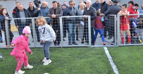 На улице Маршала Рыбалко открыли современную локацию для отдыха