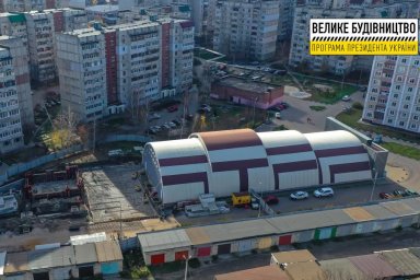 В Песочинском физкультурно-оздоровительном комплексе строят детский и взрослый бассейны