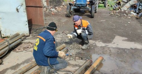 Бригады &laquo;Теплосетей&raquo; устраняют повреждения и восстанавливают горячее водоснабжение