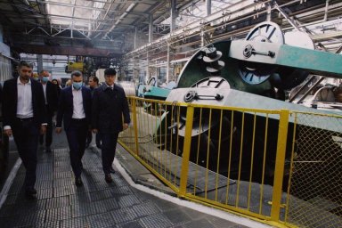 Алексей Кучер посетил крупнейшее предприятие по выпуску кабельно-проводниковой продукции в Украине