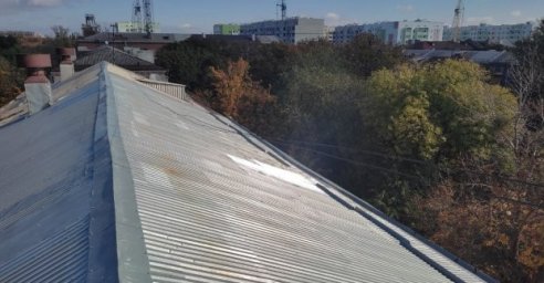  В Индустриальном и Слободском районах отремонтировали 110 кровель 