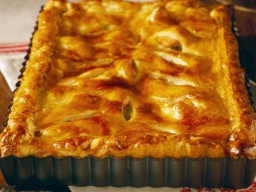 Рецепт дня: Ароматный пирог с мойвой